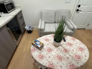 Private Newly Remodeled 2-Bedroom Pet friendly - 6