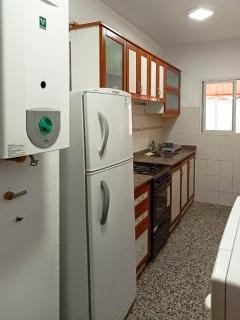 Check and Home - Mitre - 5 Huéspedes con Balcón a la Calle, Patio y Parrilla - 5