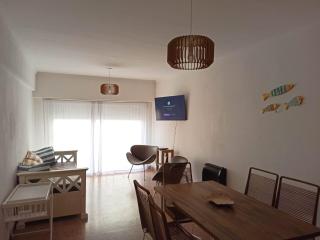 Check and Home - Mitre - 5 Huéspedes con Balcón a la Calle, Patio y Parrilla - 0