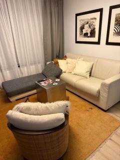 Berlin City West Lux Appartement KuDamm Adenauerplatz centrally located family group friendly Netflix - 5