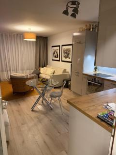 Berlin City West Lux Appartement KuDamm Adenauerplatz centrally located family group friendly Netflix - 1