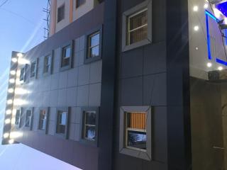 Hotel Grand Suites - 9