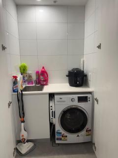 The Gosford Modern Nest - 4