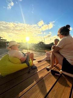 Kiwi Bach - Beachfront & Sunsets - 2