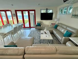 Beachfront Spacious Luxury Villa Private Pool - 6