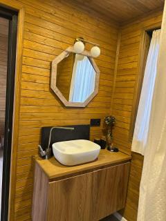 Cozy Private Cottage Large Yard - 4