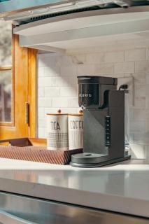 Modern Family Cabin Golf Hiking & Views - 3