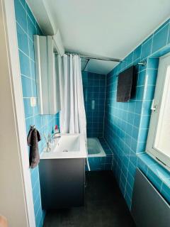 2-room apartment with attached bathroom No Kitchen - 2