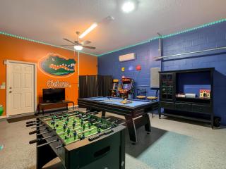 Sleeps 14 5BR w King Beds, Pool & Game Room - 5