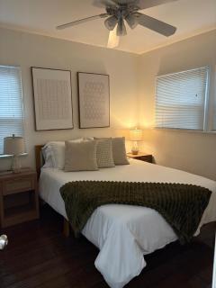 3 Bedroom Home in Hollywood Los Angeles! - 1