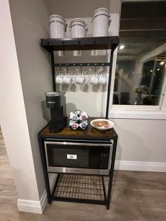 Spacious 2 Bedroom & 2 Bathroom Suit Near Fairview Mall & Waterloo Airport - 7