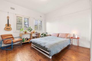 Home Among The Gum Trees - 6