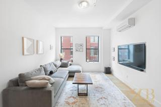 Beautiful and Spacious 2 Bed 2 Bath Apt - Elevator - 0