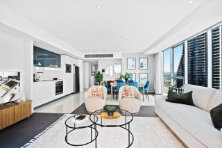 Above Hilton - Lvl 31 Luxury Ocean View - 3