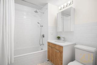 Renovated 2 Bed 2 Bath Apt in Prime Midtown - Elevator - Laundry - 2