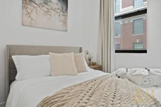 Newly Renovated 1 Bedroom Apt - Elevator - Laundry - 3