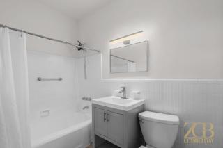 State-of-the-Art Loft-Style 2Br Apartment - Laundry - Chelsea - New York - 2