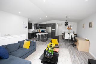 3 - Bedrooms Cozy Cove Extension - 7