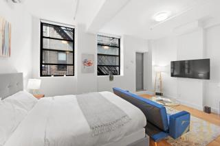 Beautifully Renovated Studio in Prime Manhattan - 1