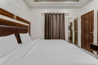 Collection O Yamuna Palace Near Gomti Riverfront Park - 6