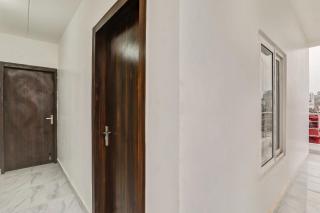 Collection O Yamuna Palace Near Gomti Riverfront Park - Lucknow - 1