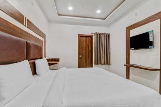 Collection O Yamuna Palace Near Gomti Riverfront Park - 0