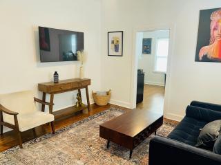 Beautiful, Cozy Bungalow 5 min from ATL Airport - Atlanta - 3