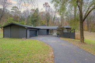 Modern Woodland Escape - Game Room - Grill - 7