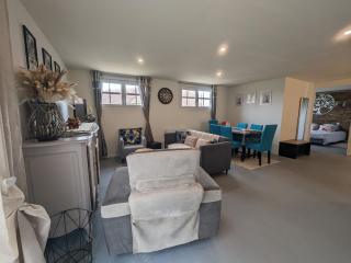 Charmant gîte PMR avec parking, 2 chambres, salles d'eau privatives - Accueil chaleureux - FR-1-611-103 - 9