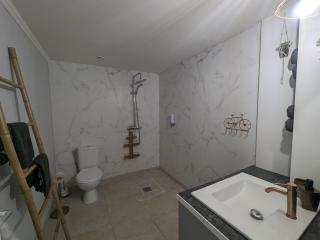 Charmant gîte PMR avec parking, 2 chambres, salles d'eau privatives - Accueil chaleureux - FR-1-611-103 - 3