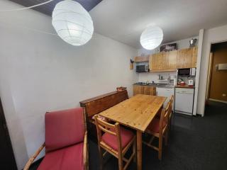 Appartement confortable pour 6 pers. à Montgenèvre avec balcon et parking - FR-1-266-253 - 0