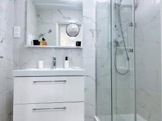 Appartement moderne 3 pièces, 5 couchages, Bormes-les-Mimosas - FR-1-251-880 - 4