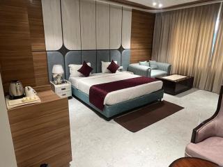 Nirvana Grand Hotel & Resort - 8