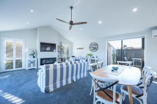 Relax By The Pool! - 5