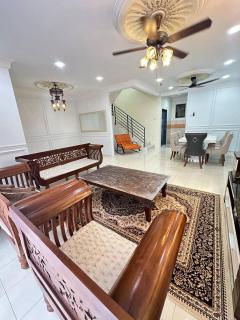 Rumah Eve Taman Banting Baru - 0