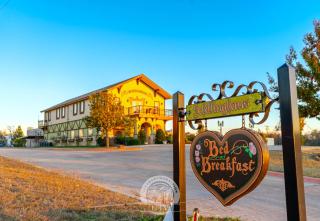 Charming Muenster 1BR Balcony, Patio & Views - 5