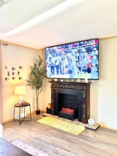 Tranquil 3BR Mountain Hideaway - Step From PSU - 6