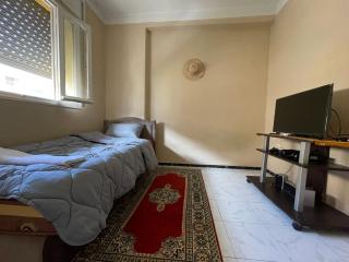 Cozy Moroccan Room 2min from Tangier Grand Stadium - 0