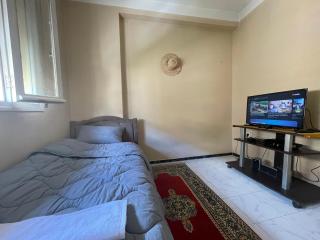 Cozy Moroccan Room 2min from Tangier Grand Stadium - 9