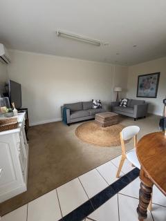 Stay - East Wynyard Beach - 8