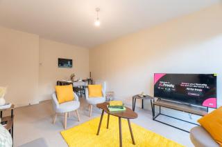 Pass the Keys Bright 2Bed 2Bath Flat - 2 mins to Tube & Parking - 2