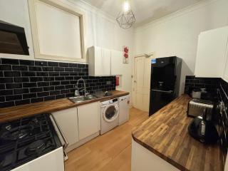 Monty's Residence - 10 Guests 7 Beds City Centre - 6