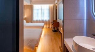 H Life Hotel - 8