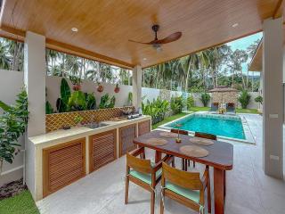 Villa Souimanga 2Bed Balinese style Garden & Pool - 8