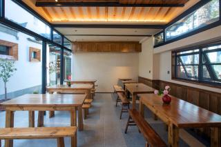 Hongcun Nanhu Guanyuan Designer Lake View Resort Hotel Scenic spot tickets are not included - 1