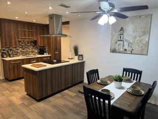 Cozy House in Mayberry - 3