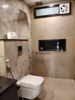 Luxurious 4BHK for Elderly Tourists Medical Tourists and Persons with Enhanced Needs Dwarka Sector 12 - 7