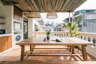 The Velvet Sky Hanoi-Contemporary Apartment with Big Balcony-Coffee 24-7 - Hanói - 0