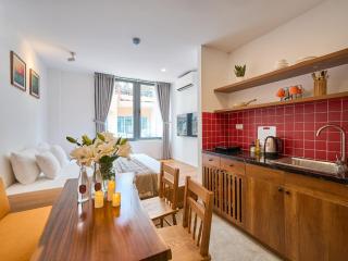 Modern House w Rooftop Pool & Elevator - 4