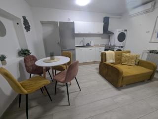 Spacious Central Sesvete Pad - 4